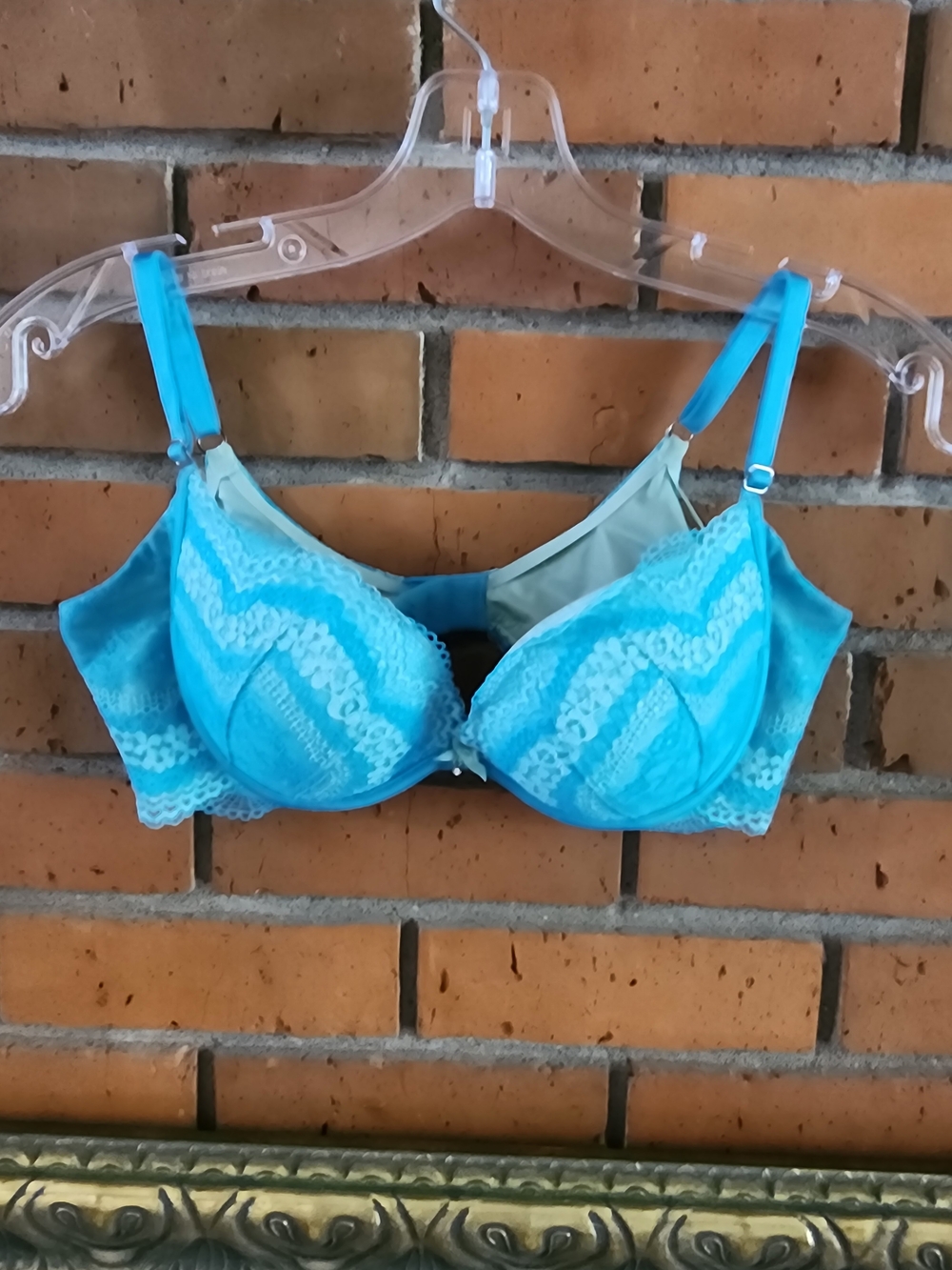 Victoria's Secret Bright Turquoise Lace Underwire 34B Bra